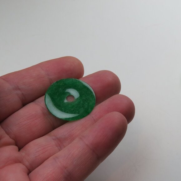 Jade Bangle & Ring & 3 carved pendent Lot Sale. - Picture 6 of 12